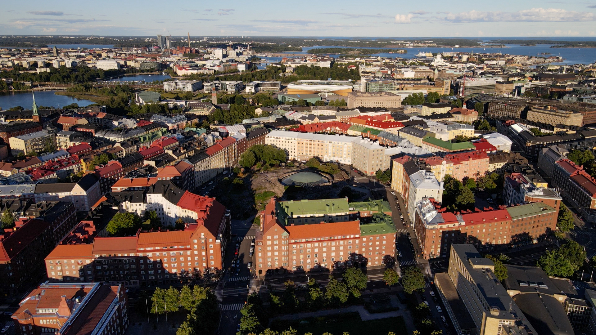 Laaja ilmakuva Töölön kaupunginosasta